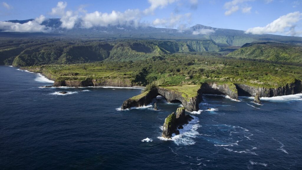The rugged coast of East Maui