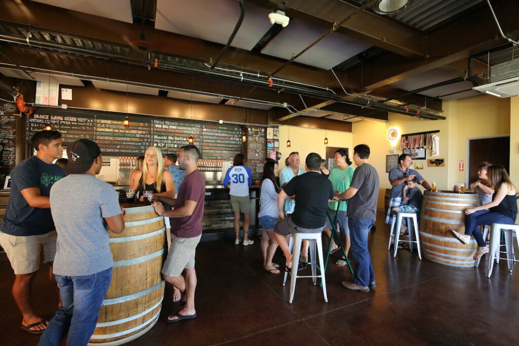 Crowds in the Tasting Room at Maui Brewing Co. in Kīhei